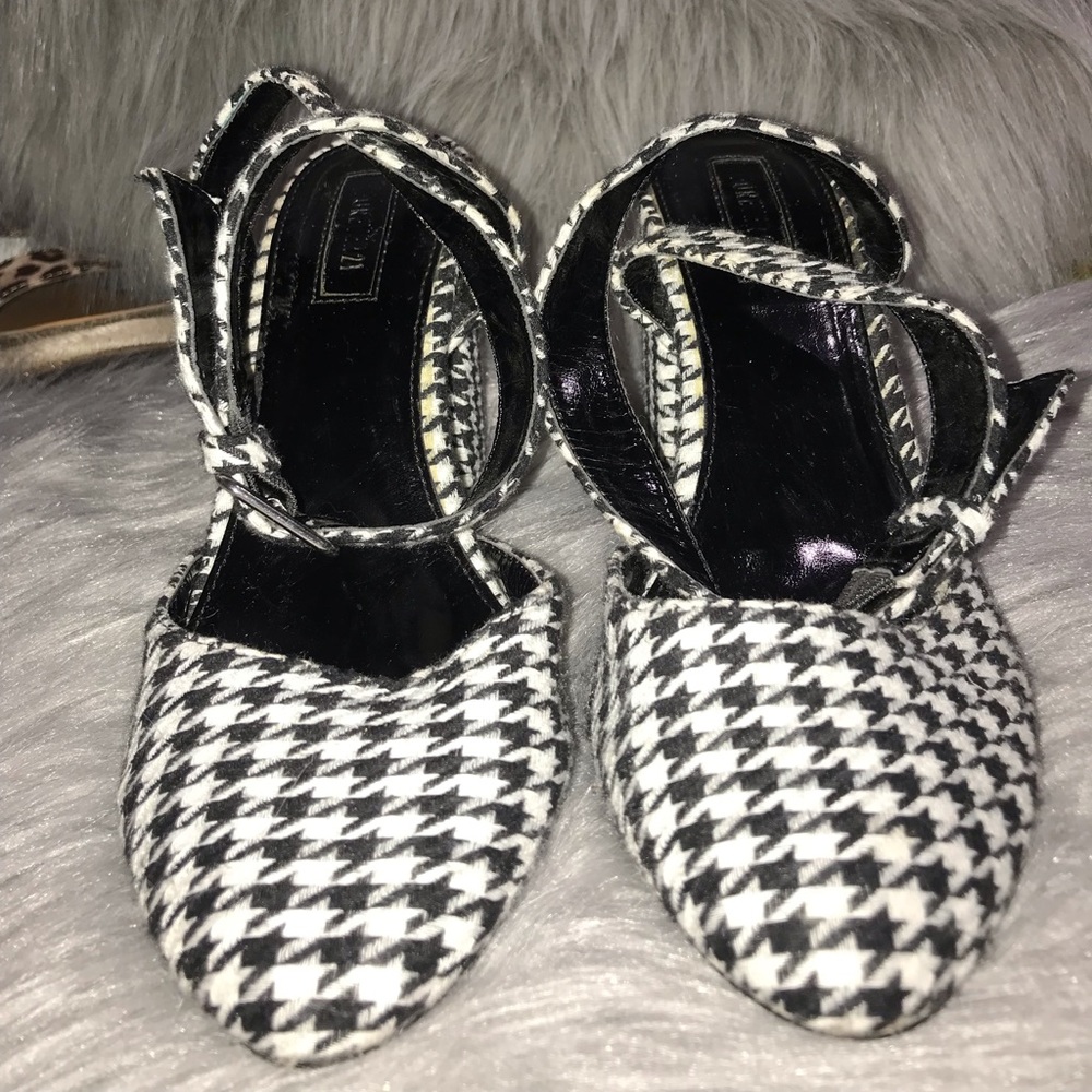 Checkered heels - Picture 2 of 4